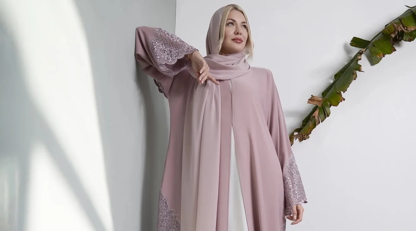 How to Buy an Abaya in Dubai: Size, Color, Ready-to-Wear or Custom