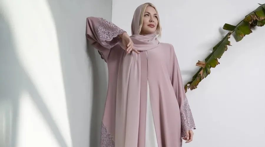How to Buy an Abaya in Dubai: Size, Color, Ready-to-Wear or Custom