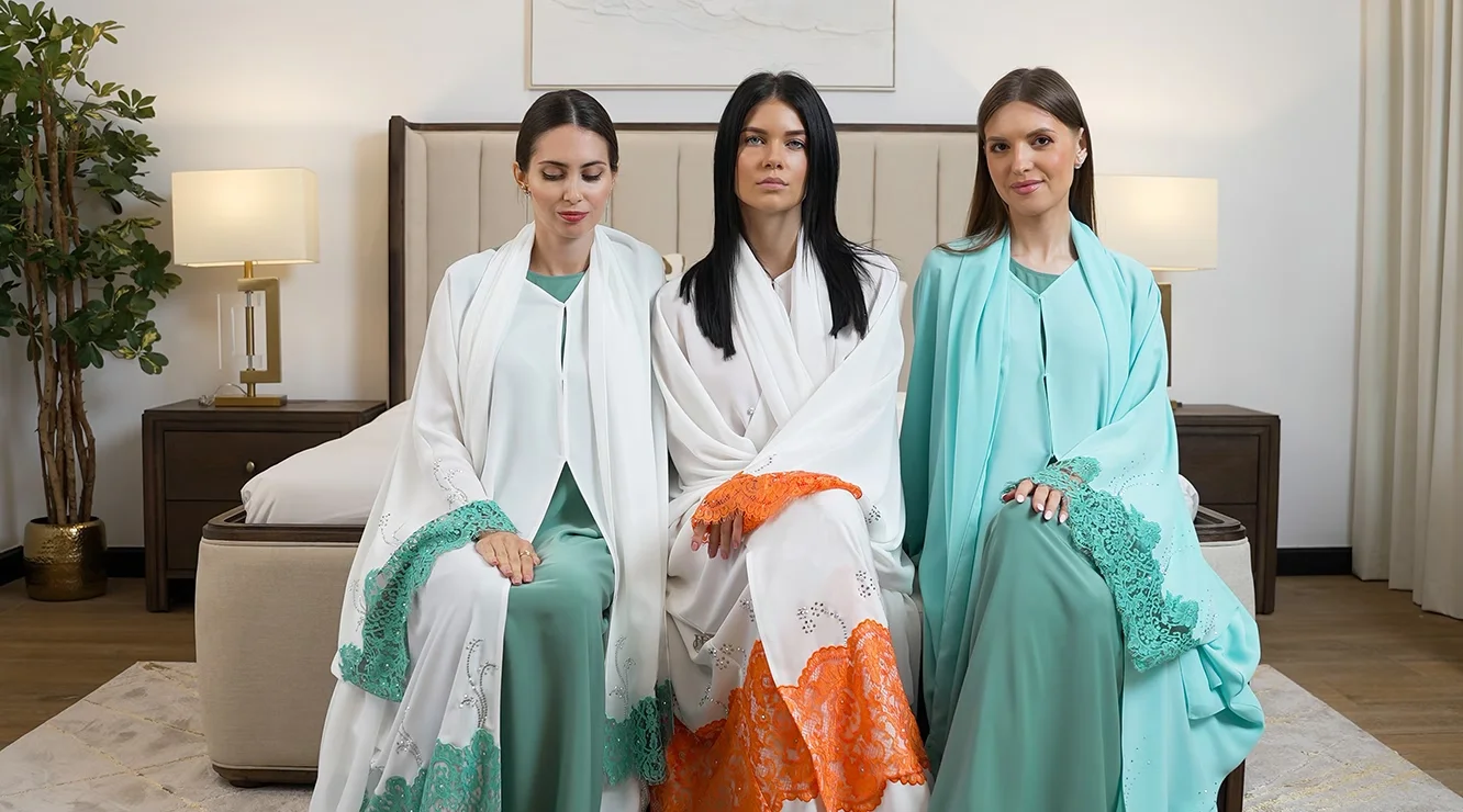 أنماط التطريز الشائعة للعبايات المصممة حسب الطلب