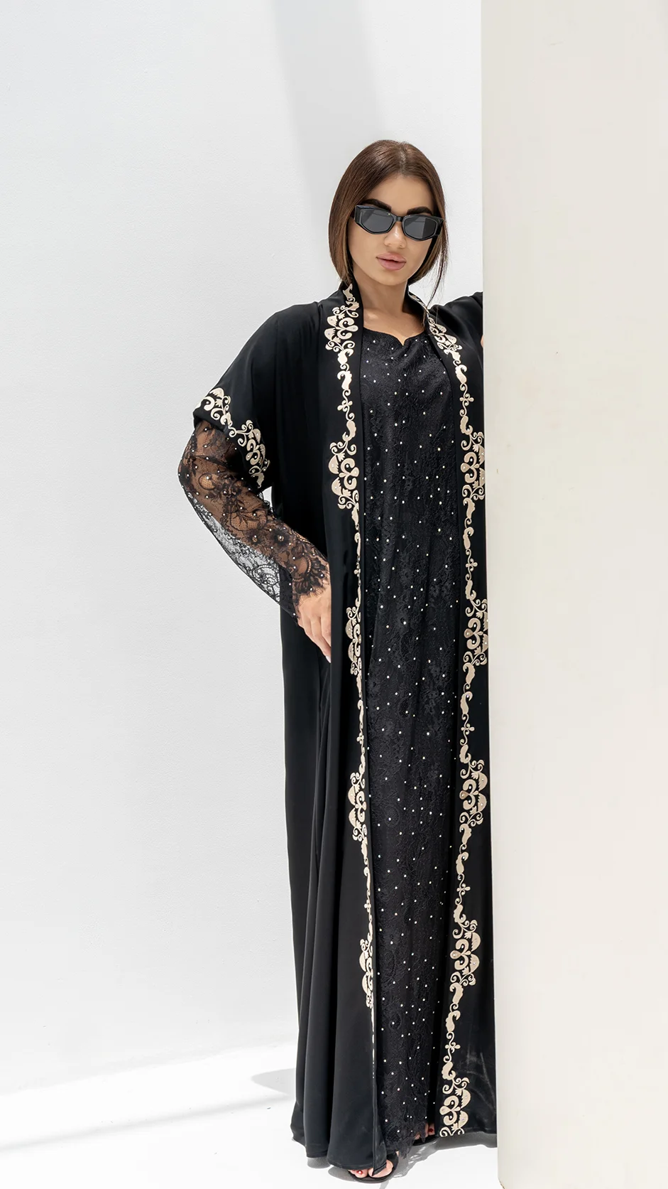 Black Dantel Embroidered Abaya