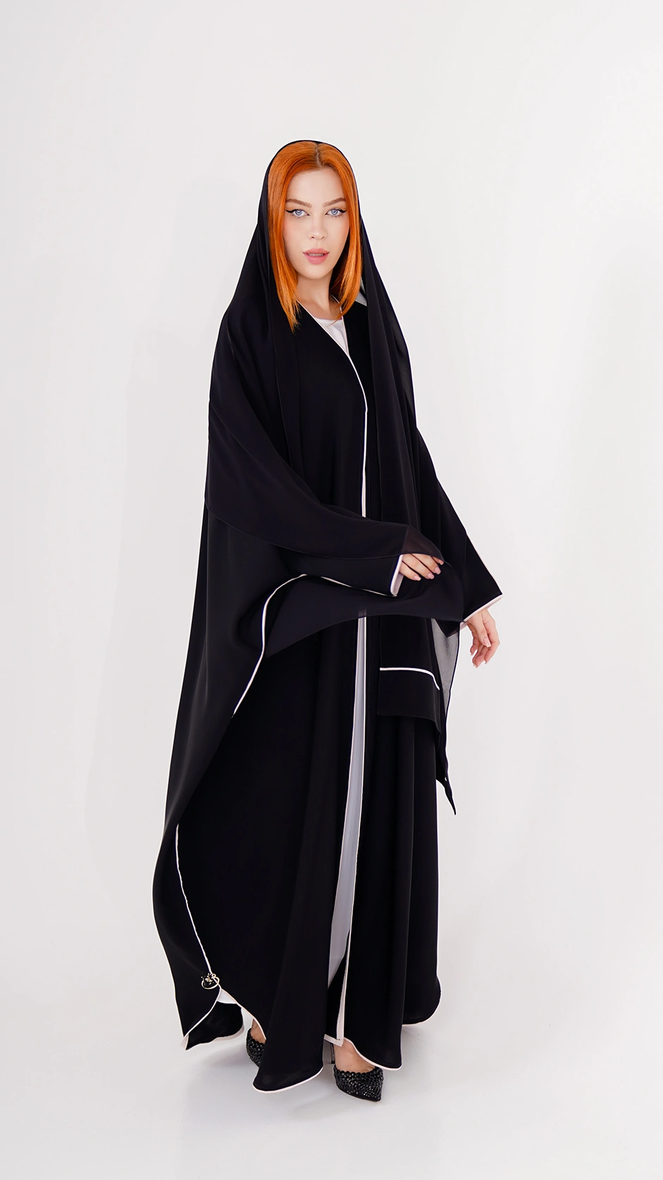 Black Plain Farasha Abaya with White Piping