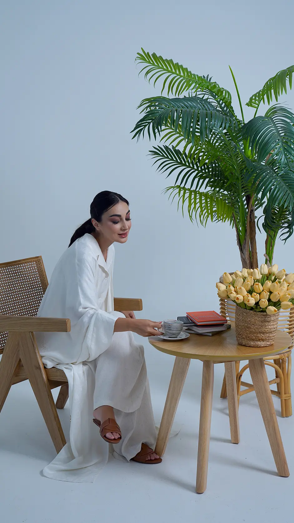 عباية سادة مطبوعة بألوان ناعمة