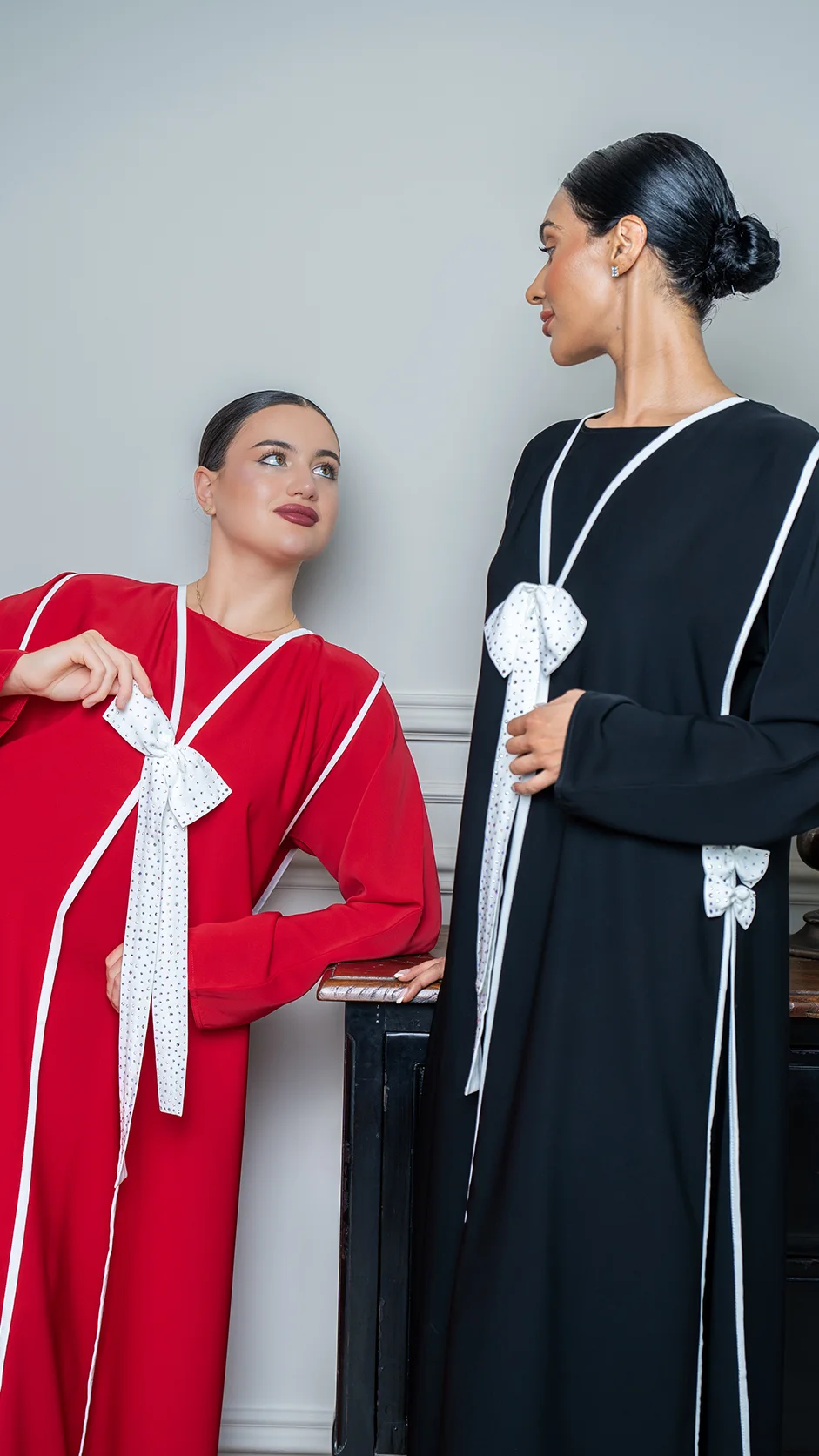 Elegant Contrast Piping Abaya