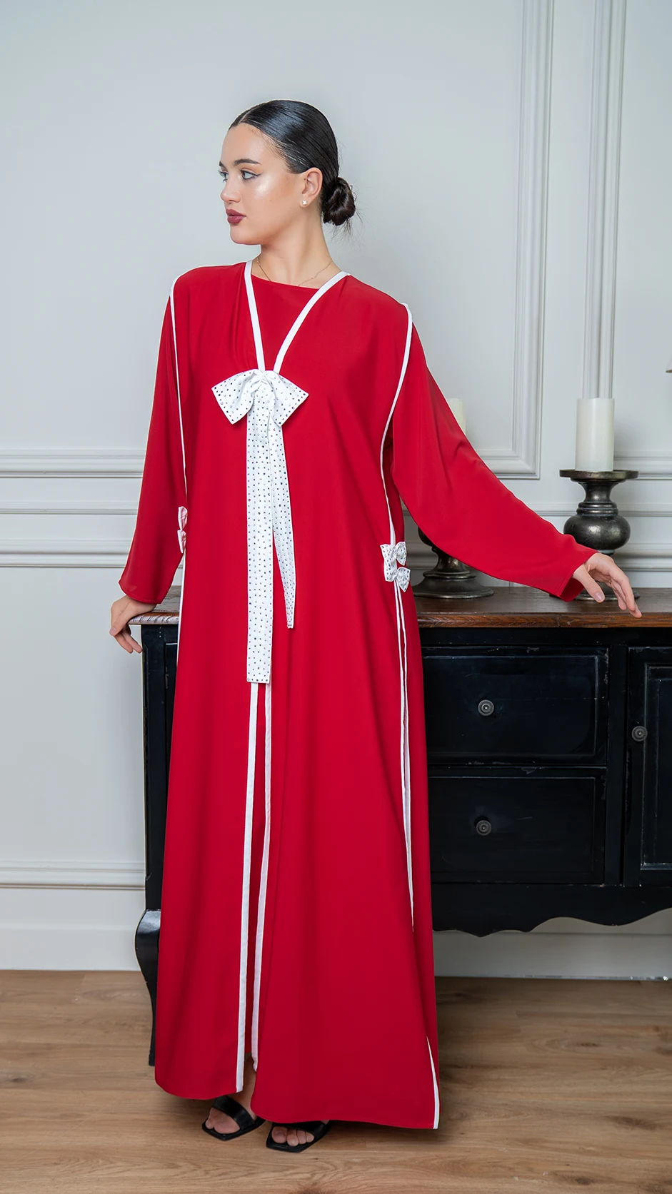 Elegant Contrast Piping Abaya