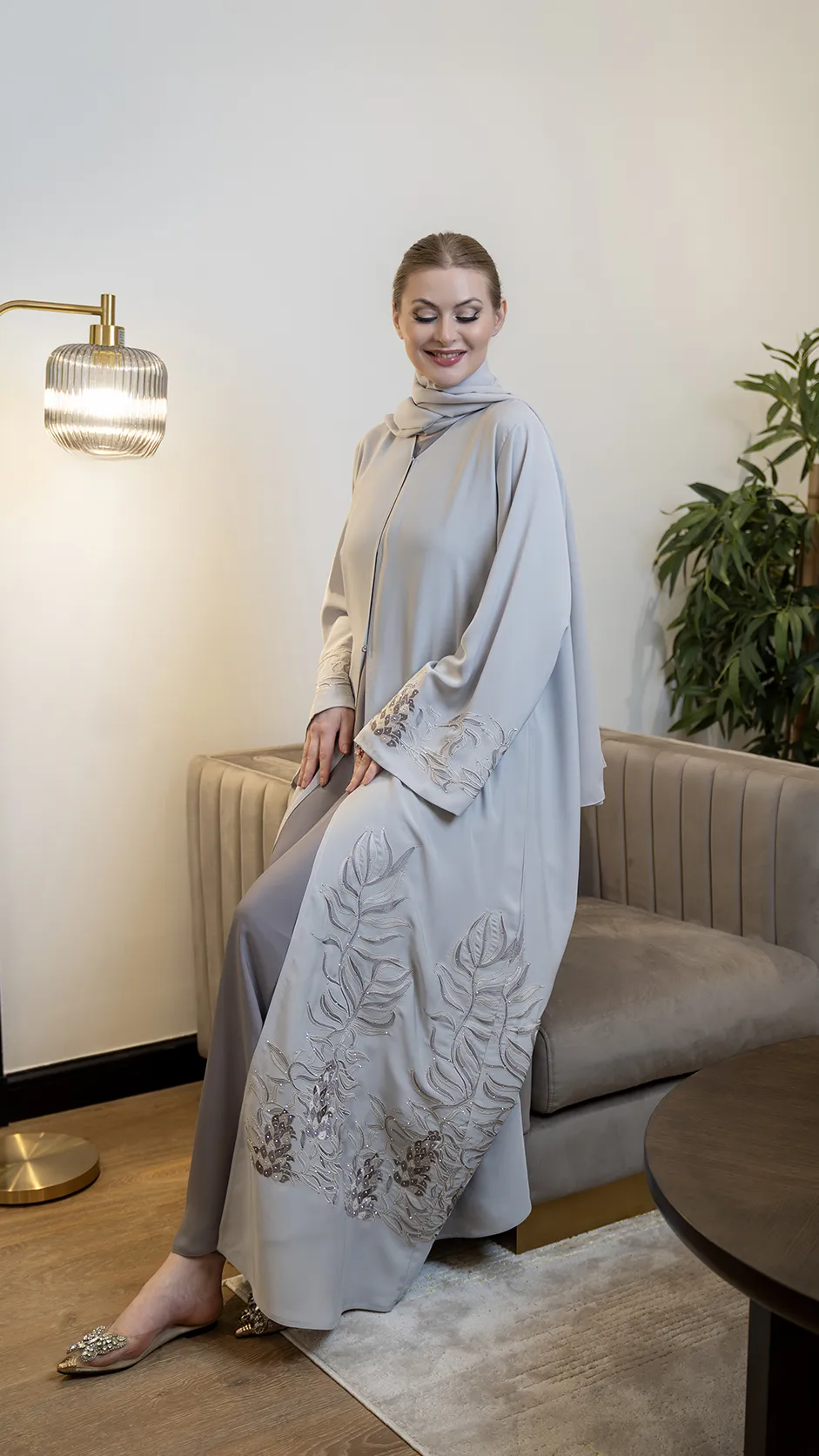 عباية نيدا مطرزة