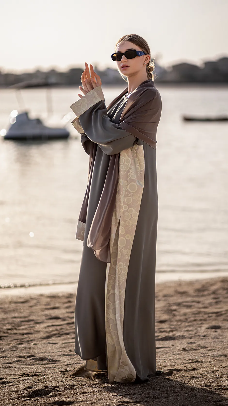 عباية بحدود متباينة