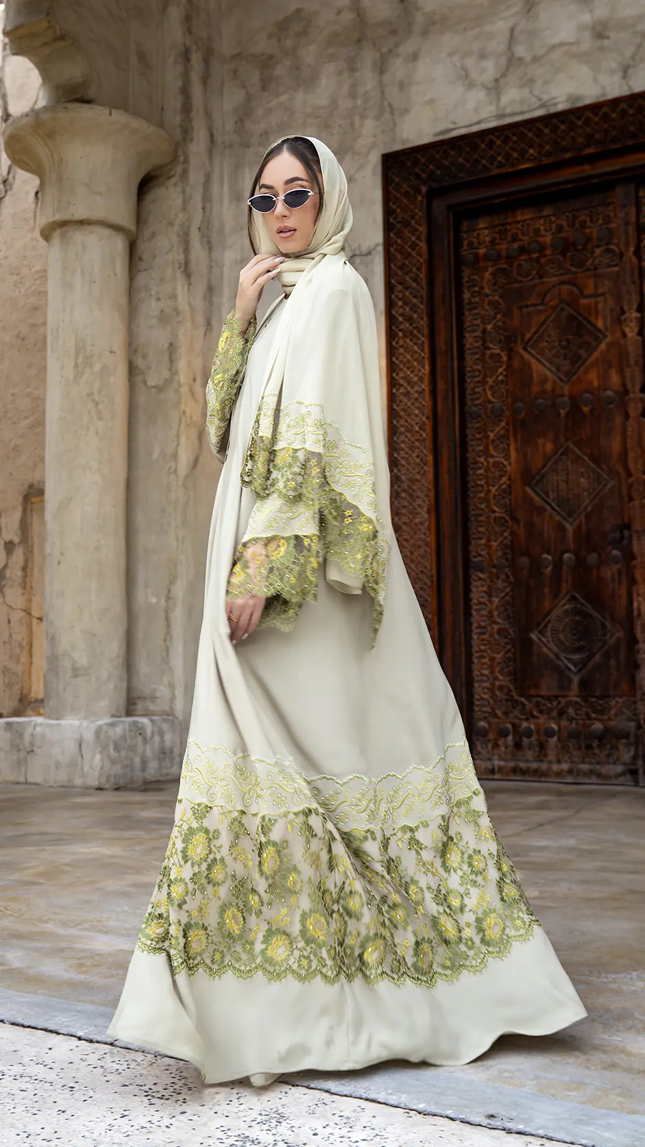 Colored Dantel Open Abaya with Stones Colored Dantel Open Abaya with Stones