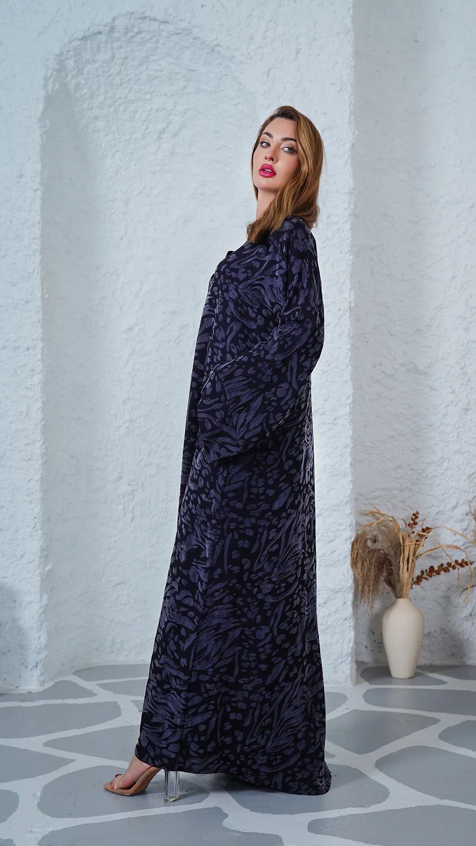 عباية جاكار مفتوحة مطبوعة بنفس القماش