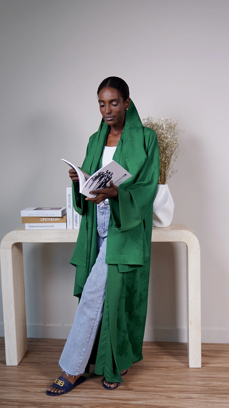 Plain Open Abaya with Self-Printed Pattern