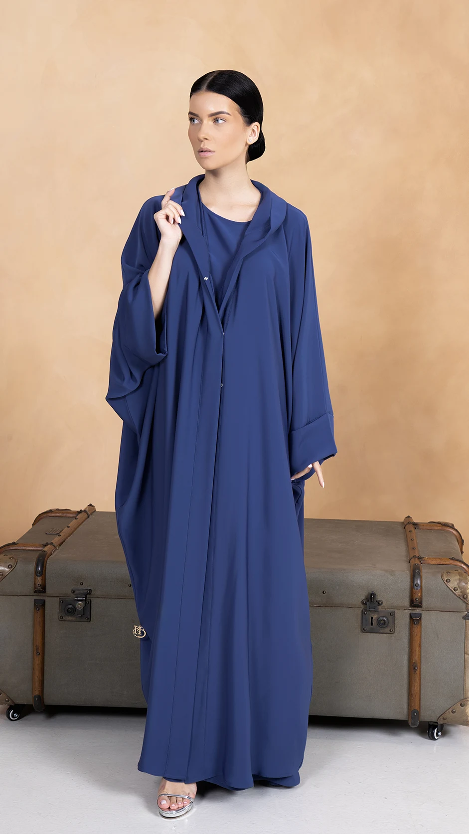 عباية نيدا بغطاء رأس