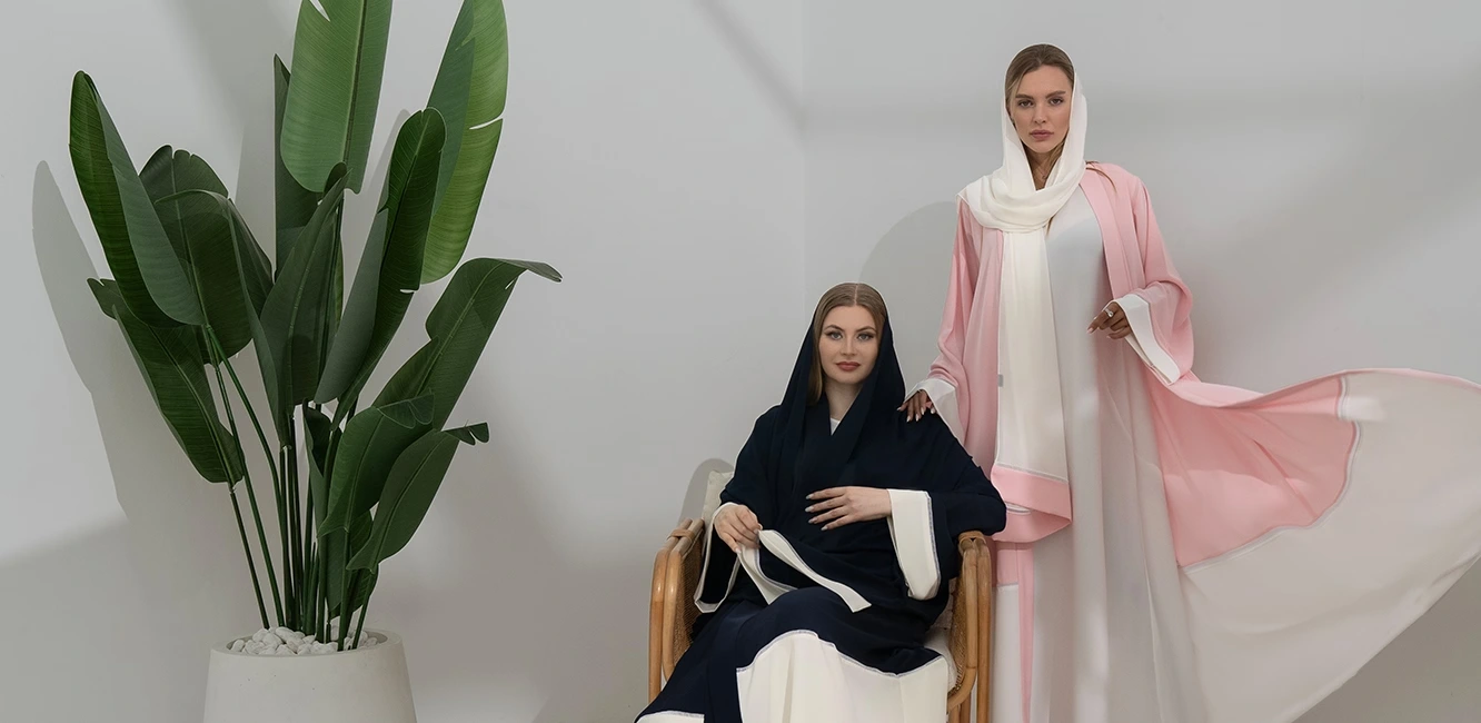 two tone abayas with detailed lacework on the sleeves