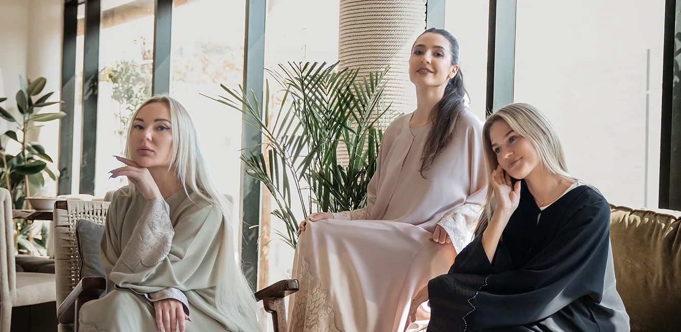 عبايات مزخرفة للعمل