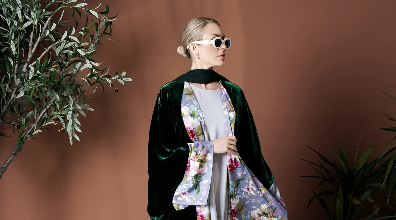 عباءة شتوية من قماش مخملي